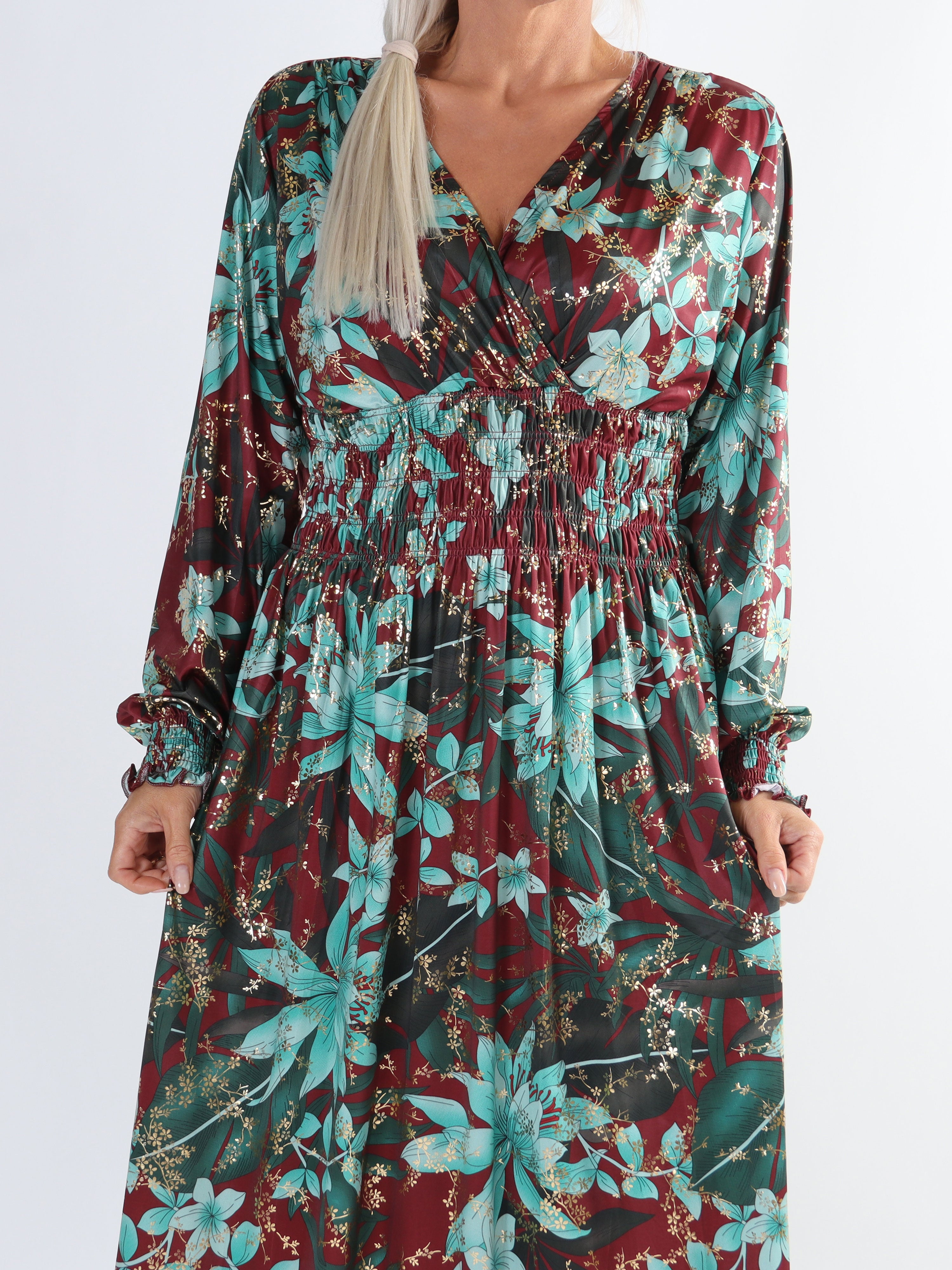 Pams L/S - Plus size elastisk kjole i krølfrit stof med lange ærmer